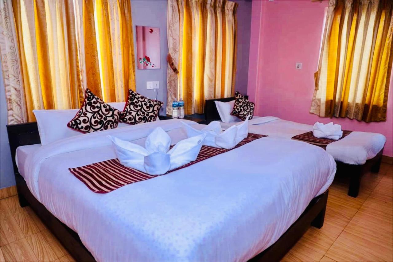 Hotel Donosti Pokhara Exterior photo