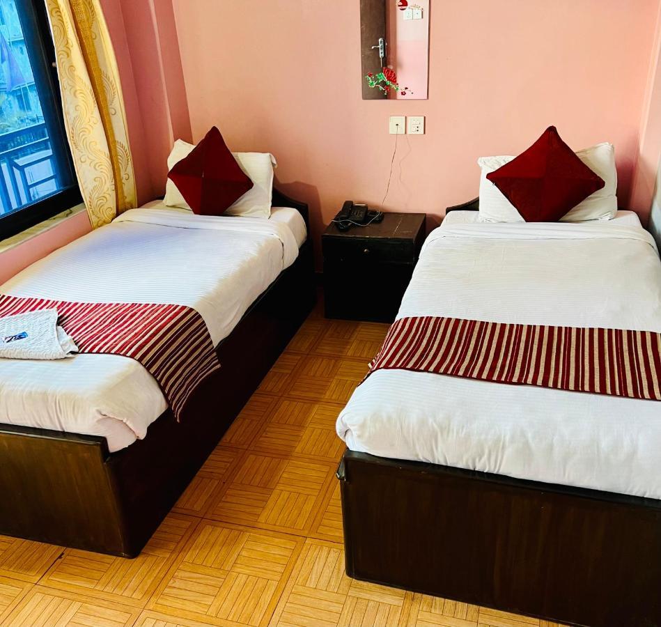 Hotel Donosti Pokhara Exterior photo